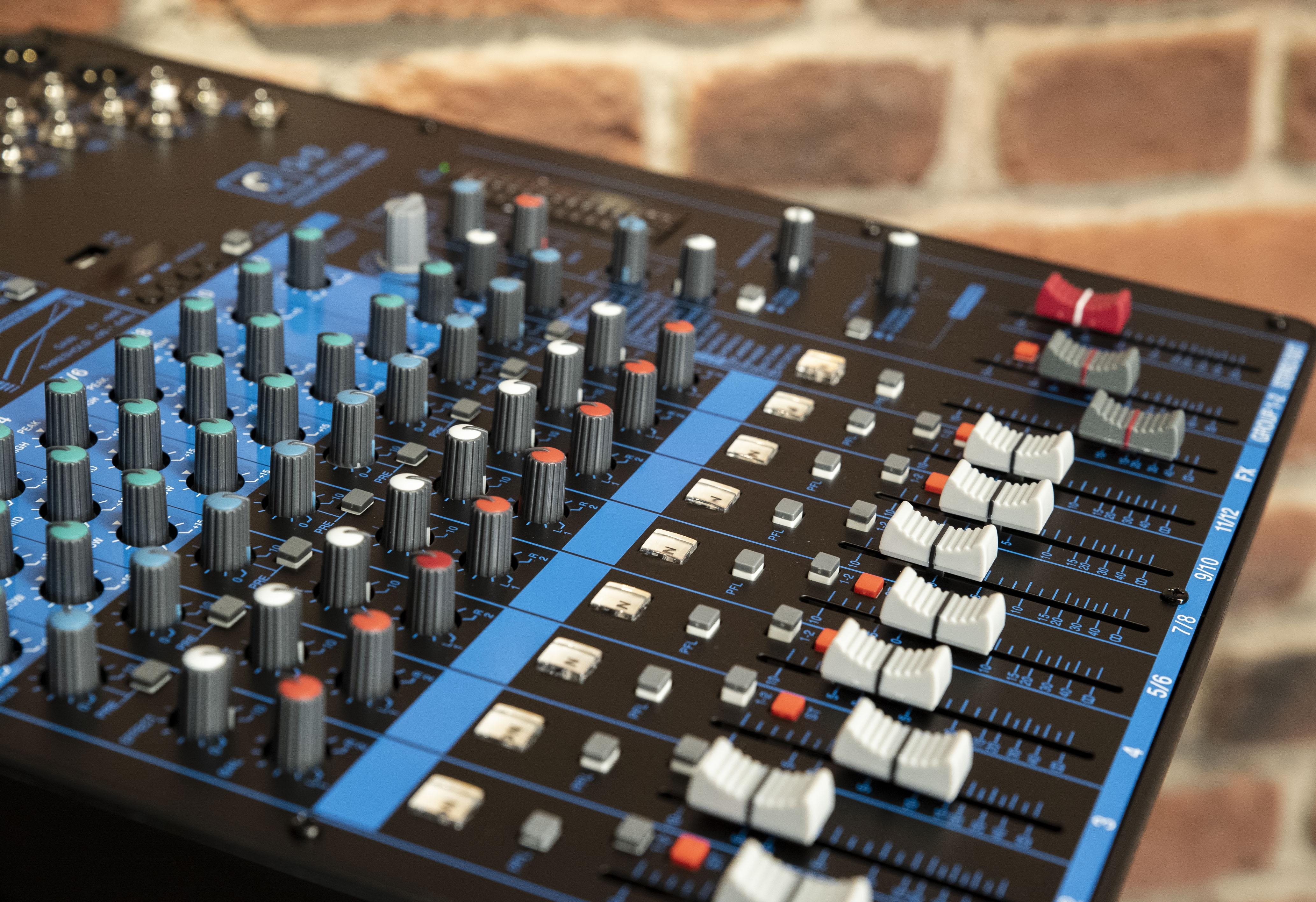 MIXER Q12 MK2 USB